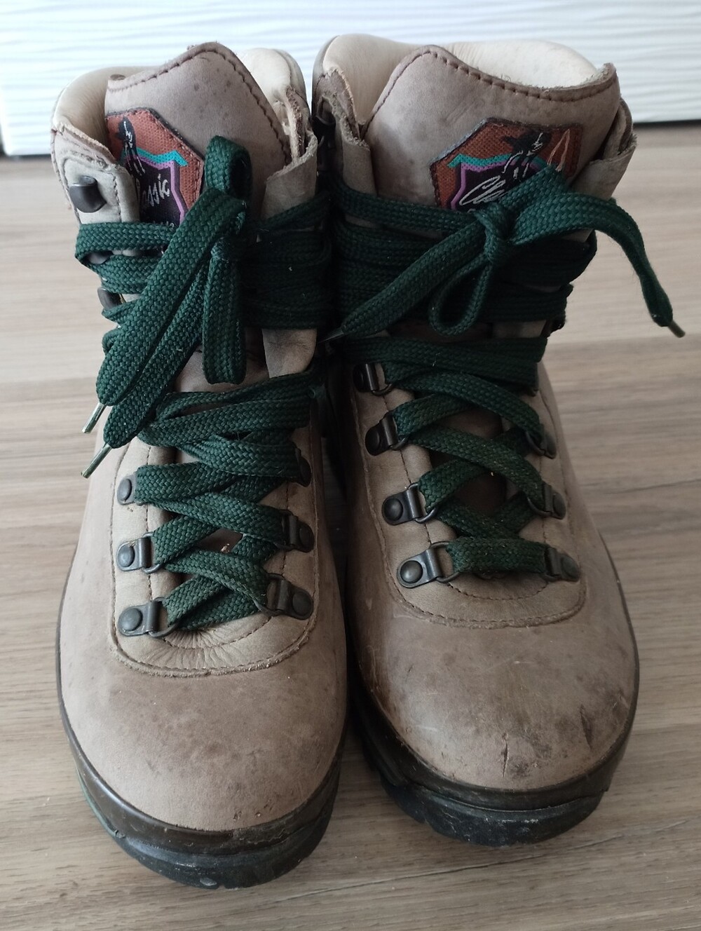 Raichle Leather Hiking Boots with Dark Green Laces Women's Sz 7